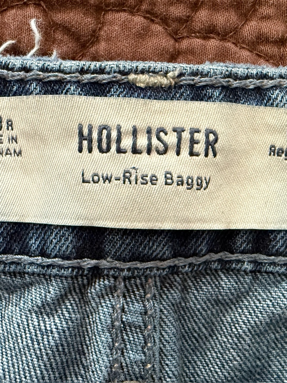 Hollister Men's Low-Rise Baggy Jeans in Faded Blue